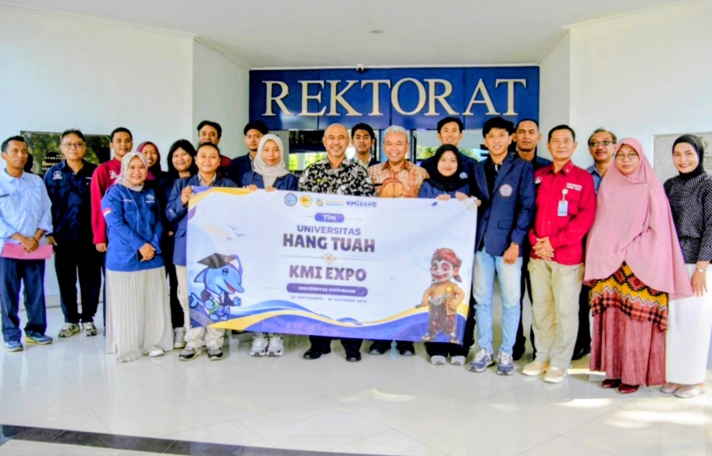 Rektor UHT Lepas Kontingen P2MW Menuju KMI Expo 2026 di Purwokerto